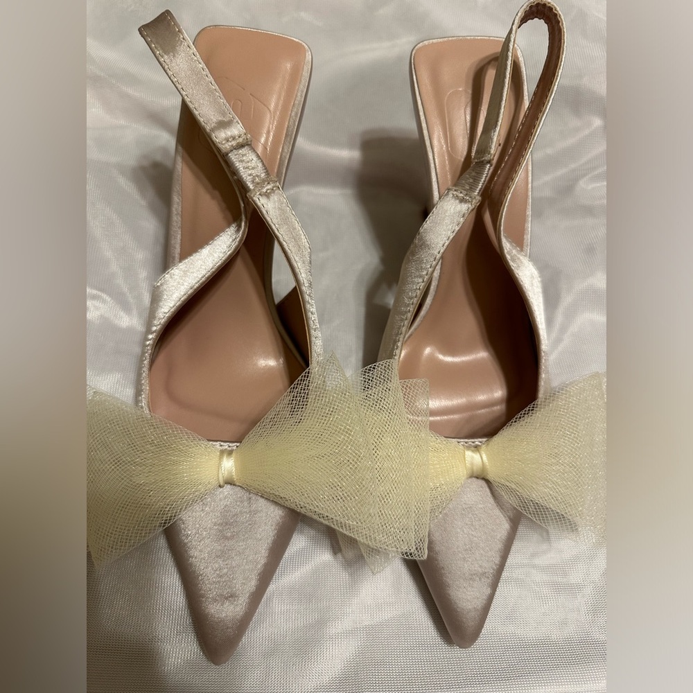 Tulle bow pointed heels size 7